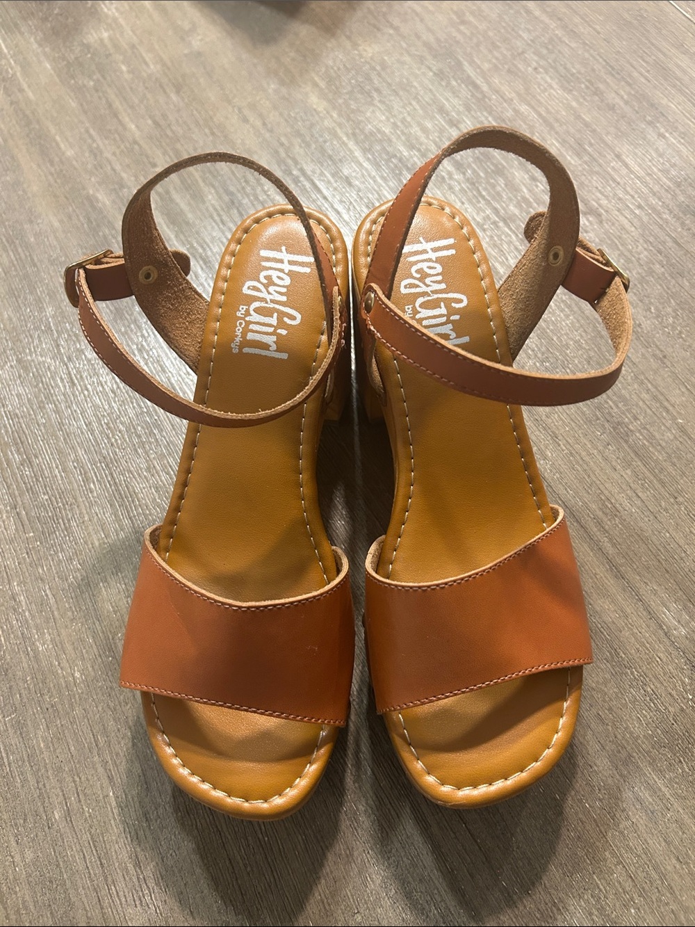 Hey Girl by Corkys Women's Tan Leather Ankle-Strap Sandals, Like New, Sz7.
